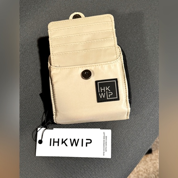 RFID ACCORDION WALLET
WITH CARD CASE - Picture 1 of 8
